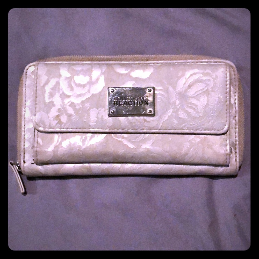 Kenneth Cole Reaction silver wallet